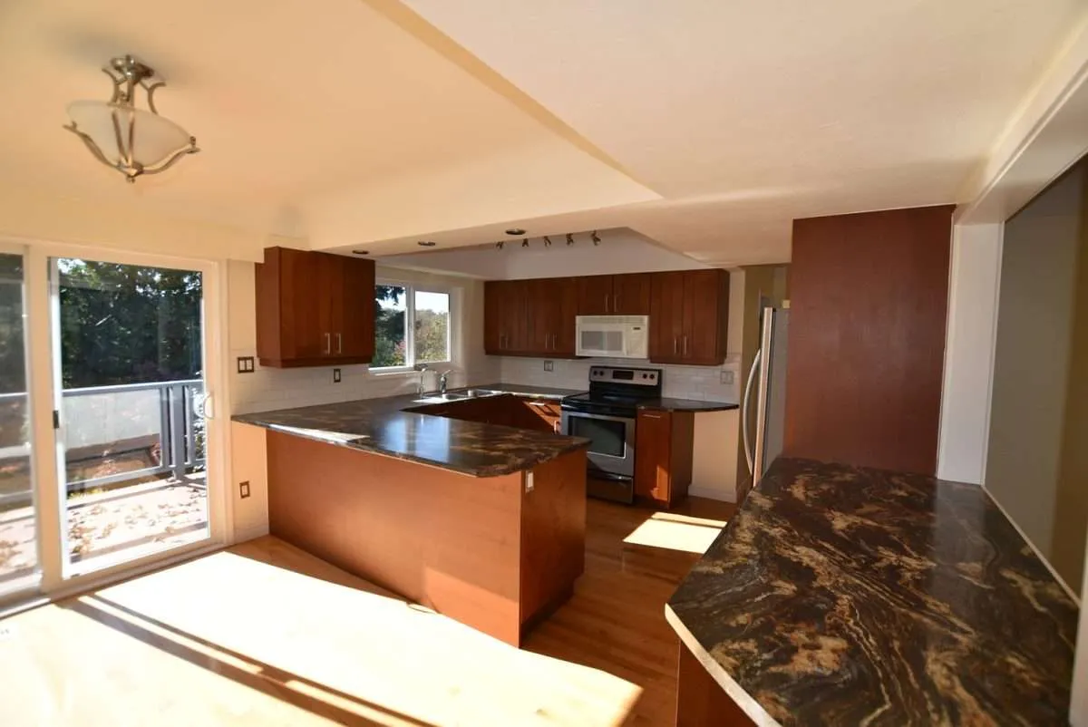 1383 Slater St – Upper Suite, Victoria