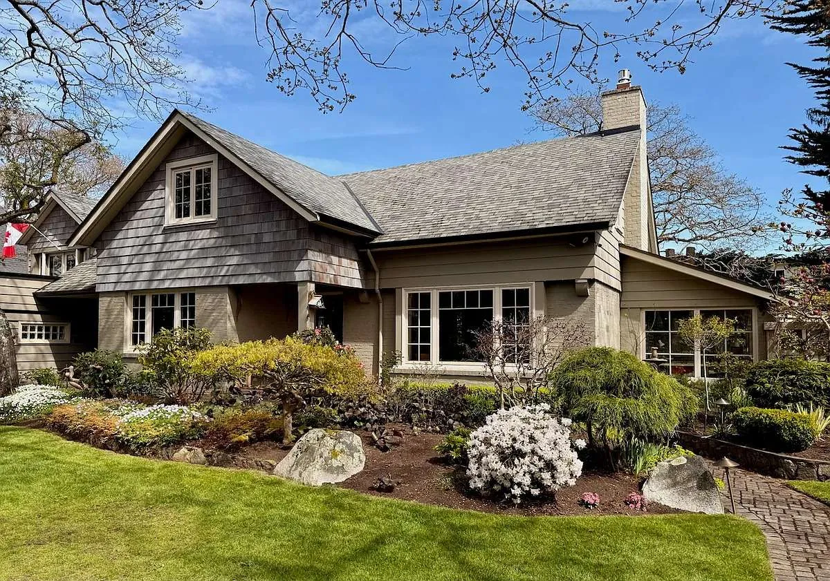 Executive Furnished Oak Bay Character Home with Private Garden Suite!