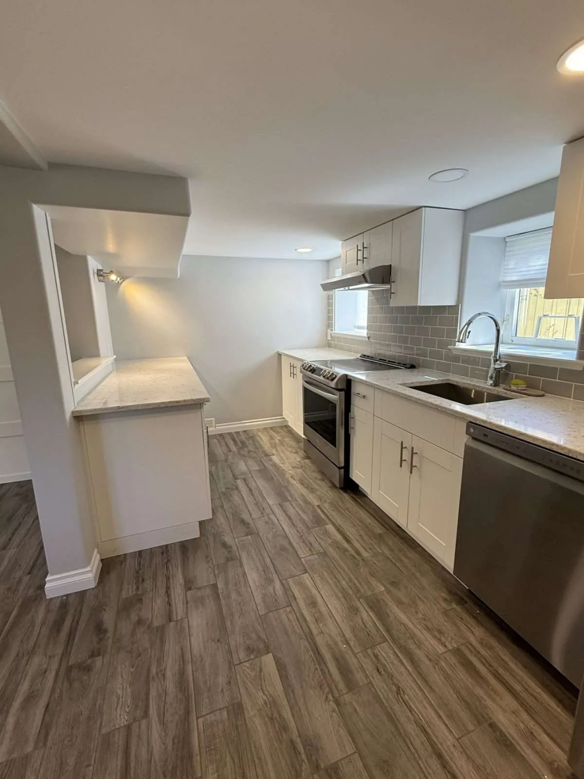 341 Niagara St – Suite, Victoria