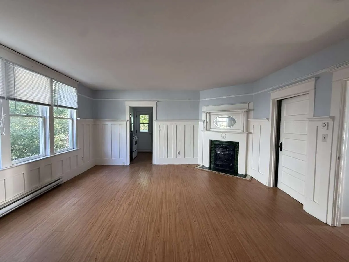 2529B Vancouver St, Victoria