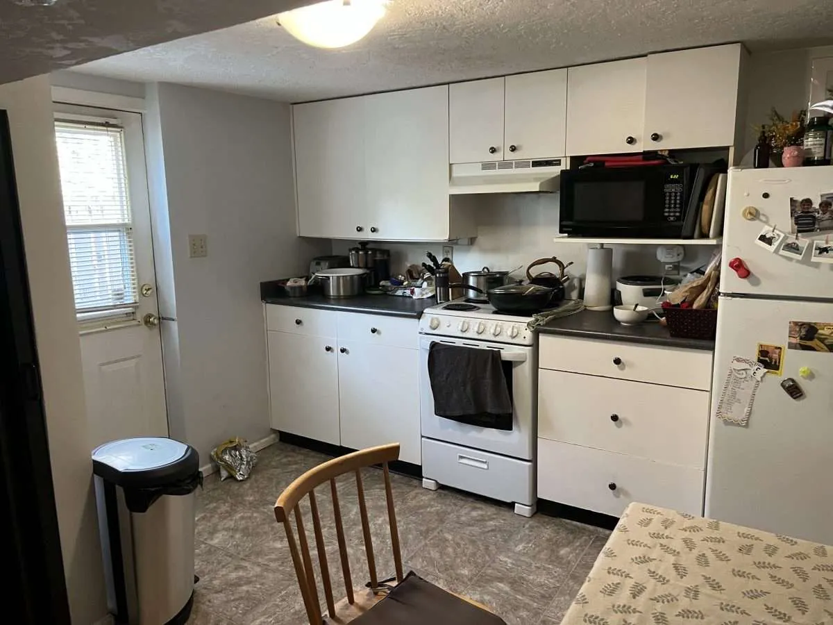 4-2645 Roseberry Ave, Victoria