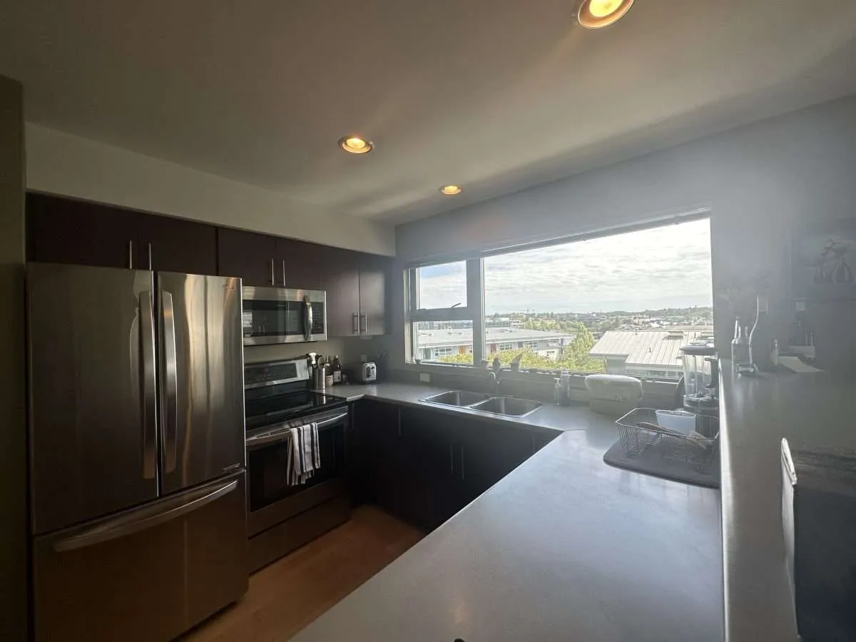 306 – 797 Tyee Rd, Victoria West