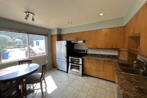 2712 Strathmore ave, Victoria, 3 Bedrooms Bedrooms, ,1 BathroomBathrooms,House,Residential,Strathmore ave,3389